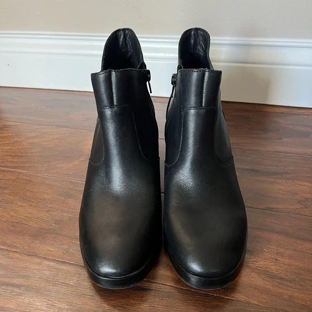 NWOT Lucky Brand Black Quinlee Leather Ankle Boots-Size 8